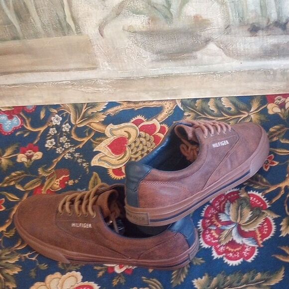 Brown & Navy Low Top Tommy Hilfiger Sneakers!* - Picture 2 of 5